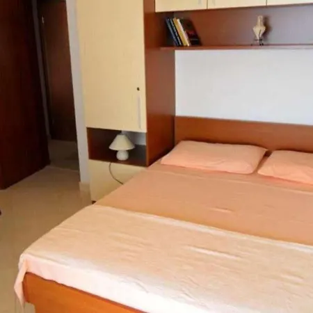 With A Parking Space Sucuraj, Hvar - 22239 Apartment Sucuraj